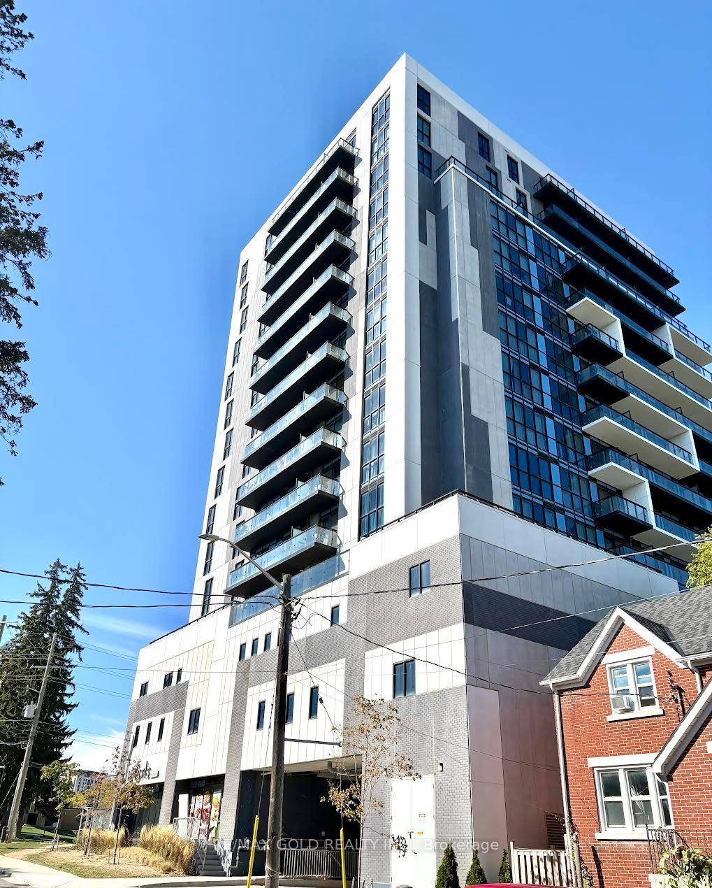 Welcome to Unit 611 a bright and modern 1 bedroom spacious den condo available for lease in one of Waterloos most vibrant and walkable neighbourhoods.