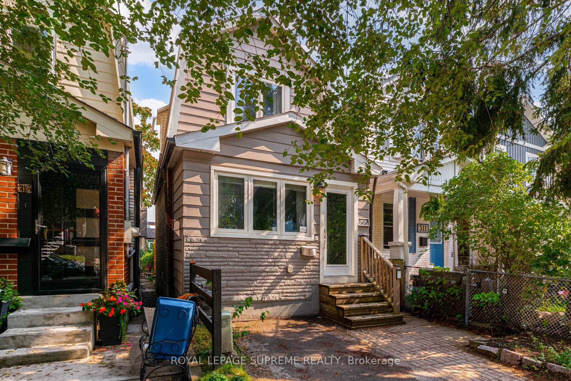 Welcome to 313 Cedarvale Ave.