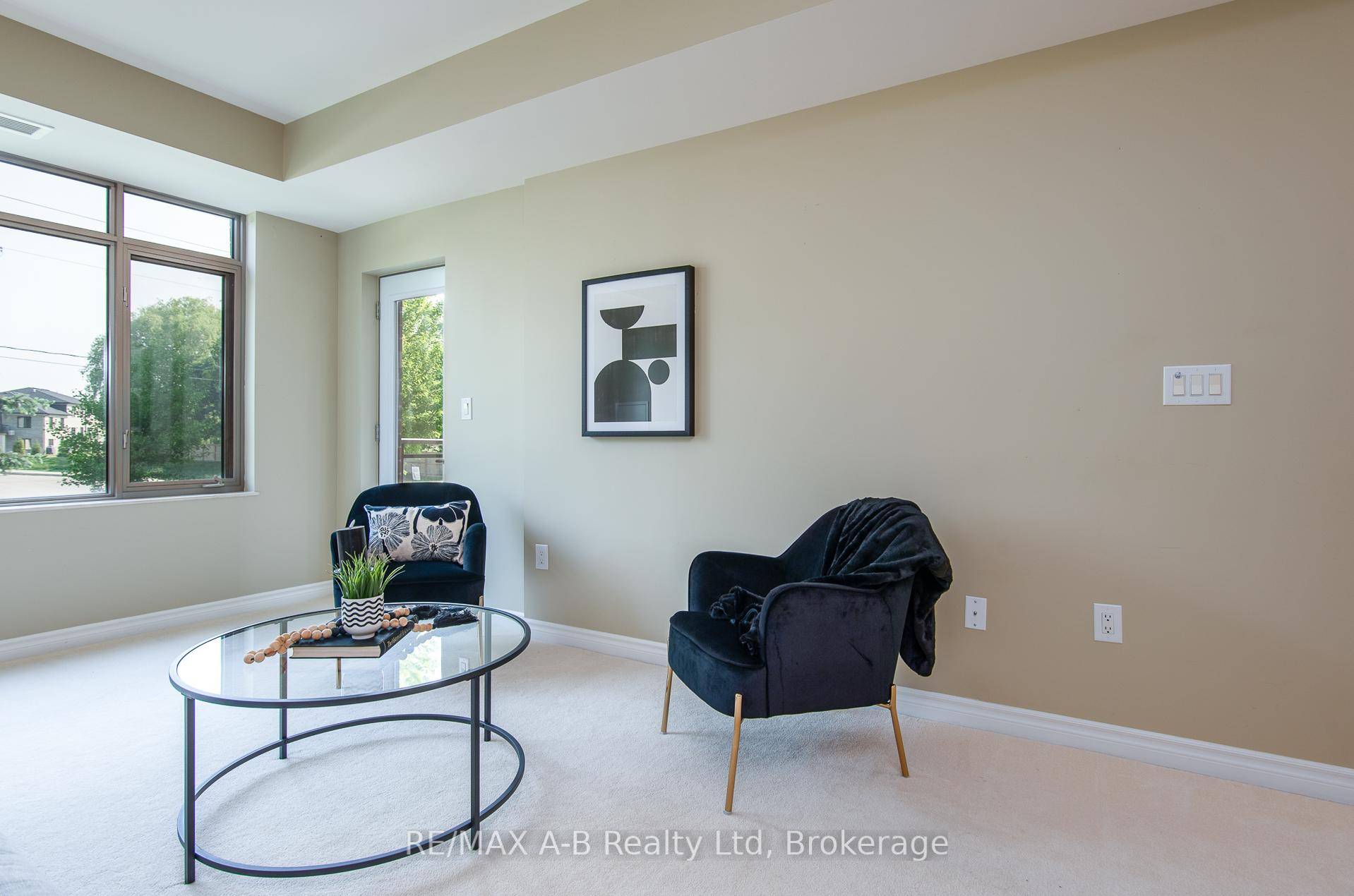 Situated in Stratford's growing north end, Stratford Terraces, offers you the best of condo living a carefree lifestyle !