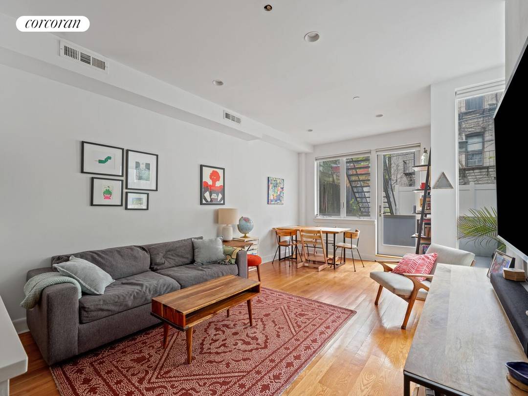 A rare opportunity on one of Brooklyn's most coveted brownstone lined blocks, this beautifully appointed duplex condo sits right at the Clinton Hill Bed Stuy border, offering the best of ...