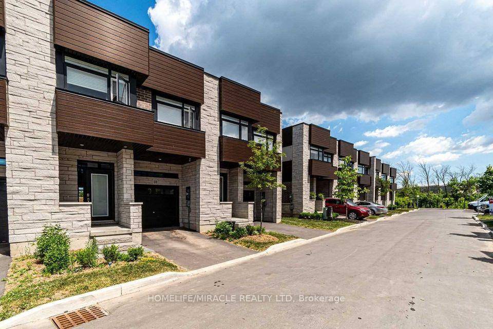 Townhouse 3 Bedrooms, 3 Washrooms, Open Concept Living.