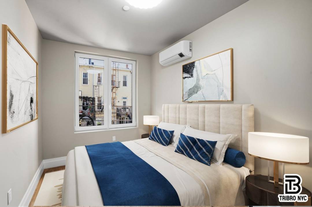 Massive 4BR 2. 5BA with In Unit Washer amp ; DryerDiscover the perfect blend of space, comfort, and modern design in this beautifully appointed 4 bedroom, 2 bathroom residence.