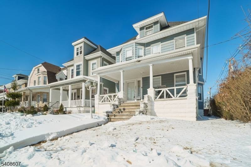 Murray St Elizabeth City New Jersey Single-Family