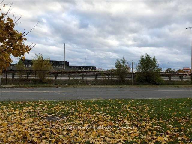 Prime Location, for Mixed Use For Industry And Commercial With QUE Exposure.