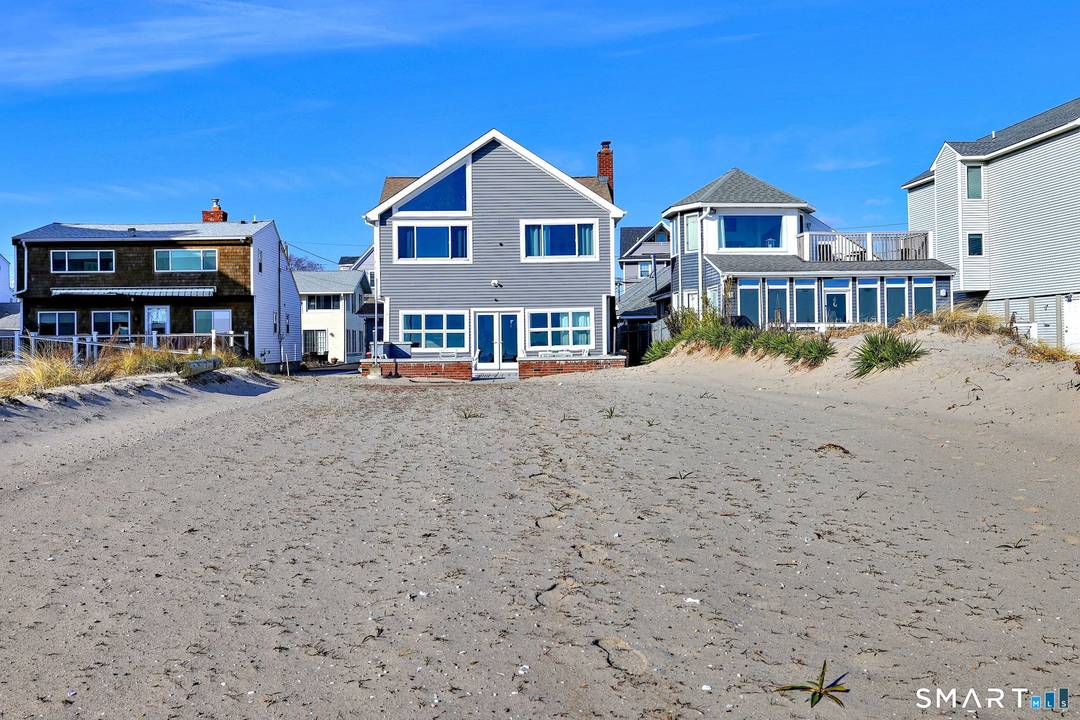 Furnished Waterfront Winter Rental Utilities Included !