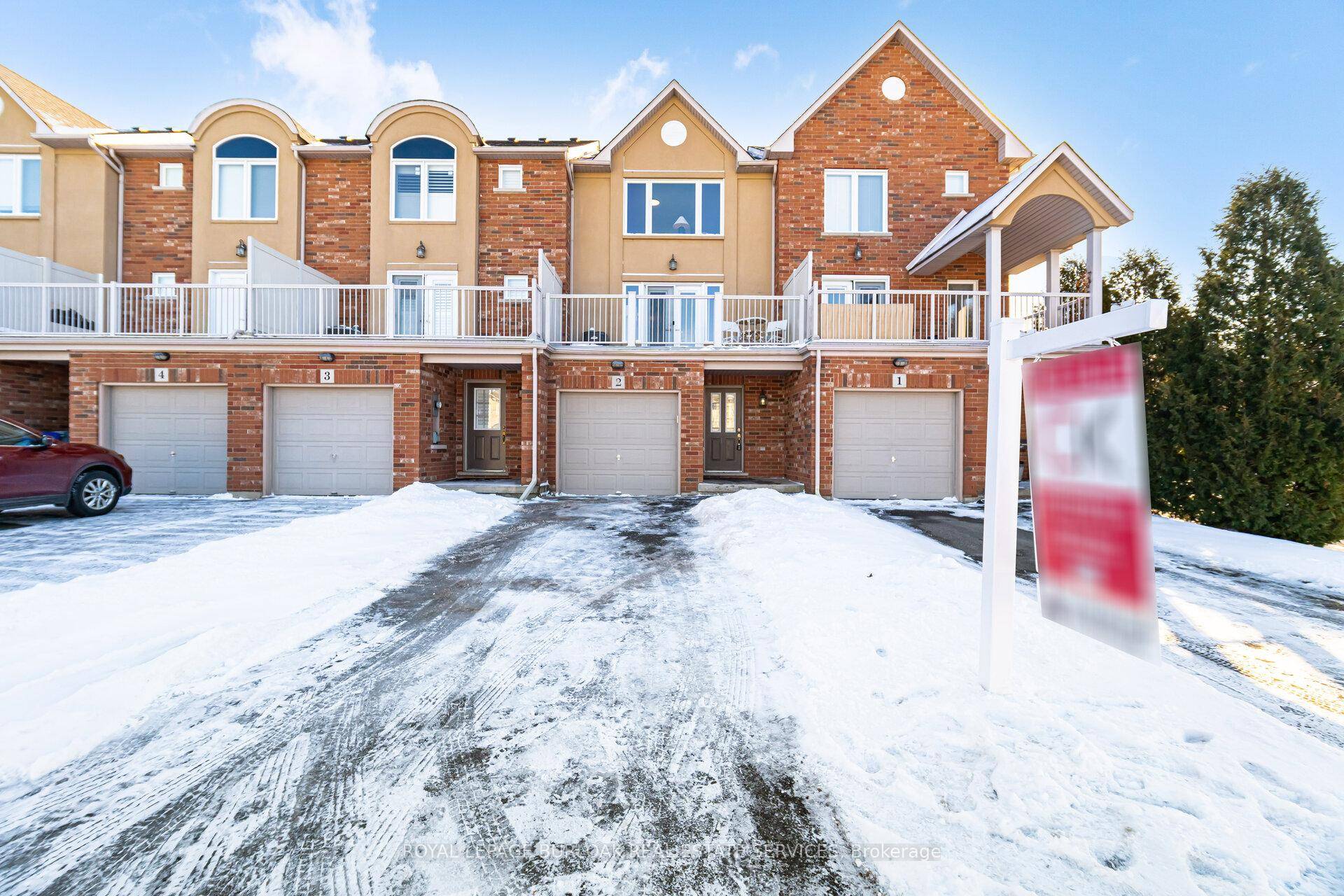 Welcome to 2 1253 Silvan Forest Dr, an outstanding Work Live townhouse in the desirable Tansley neighborhood of Burlington.