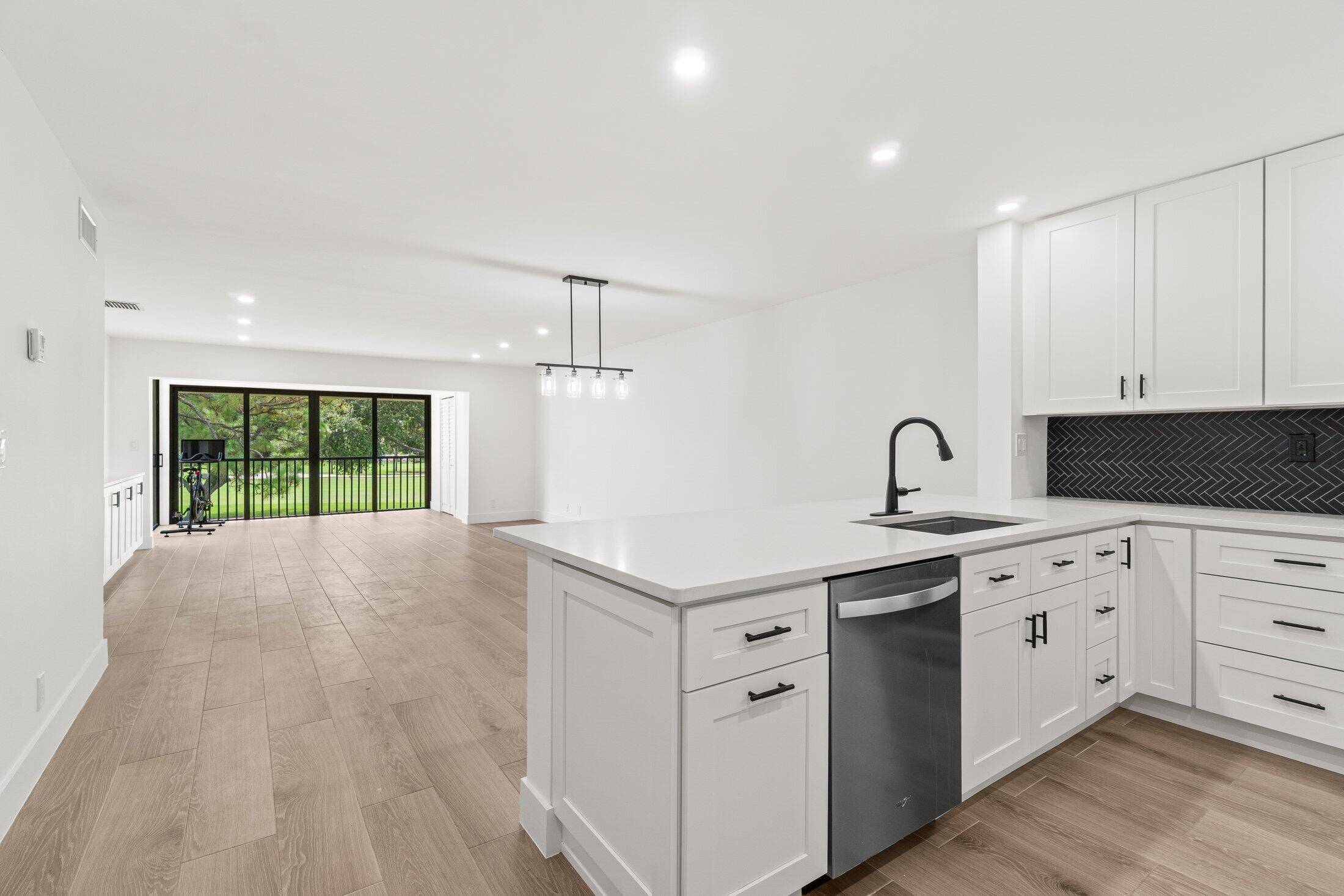 Welcome to effortless luxury and modern living !