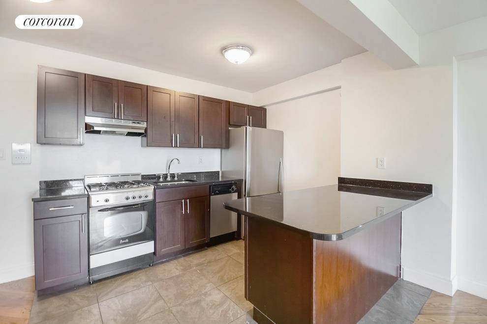 RECENTLY UPDATED SPACIOUS amp ; SUNNY OPEN KITCHEN BREAKFAST BAR ON SITE LAUNDRY Building accepts Insurent and Guarantors services Welcome home to your SUNNY apartment.