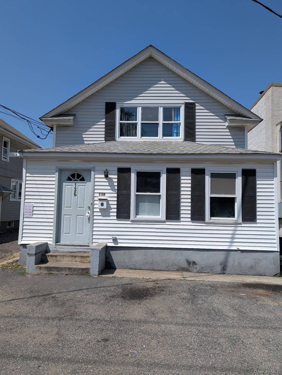 This 5 bedroom, 1. 5 bath Colonial home offers 2, 000 sq ft of living space with 5 bedrooms and a 1.