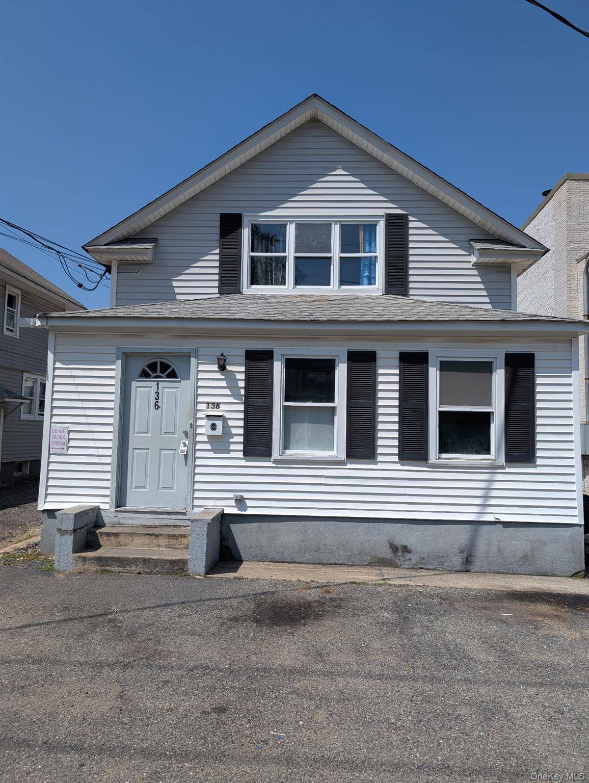 This 5 bedroom, 1. 5 bath Colonial home offers 2, 000 sq ft of living space with 5 bedrooms and a 1.