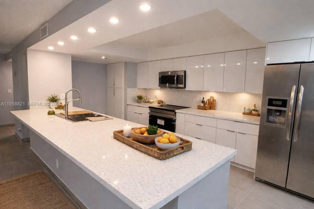 Fully remodeled 2 bedroom, 2 bath condo in the desirable Lavers Delray Racquet Club.