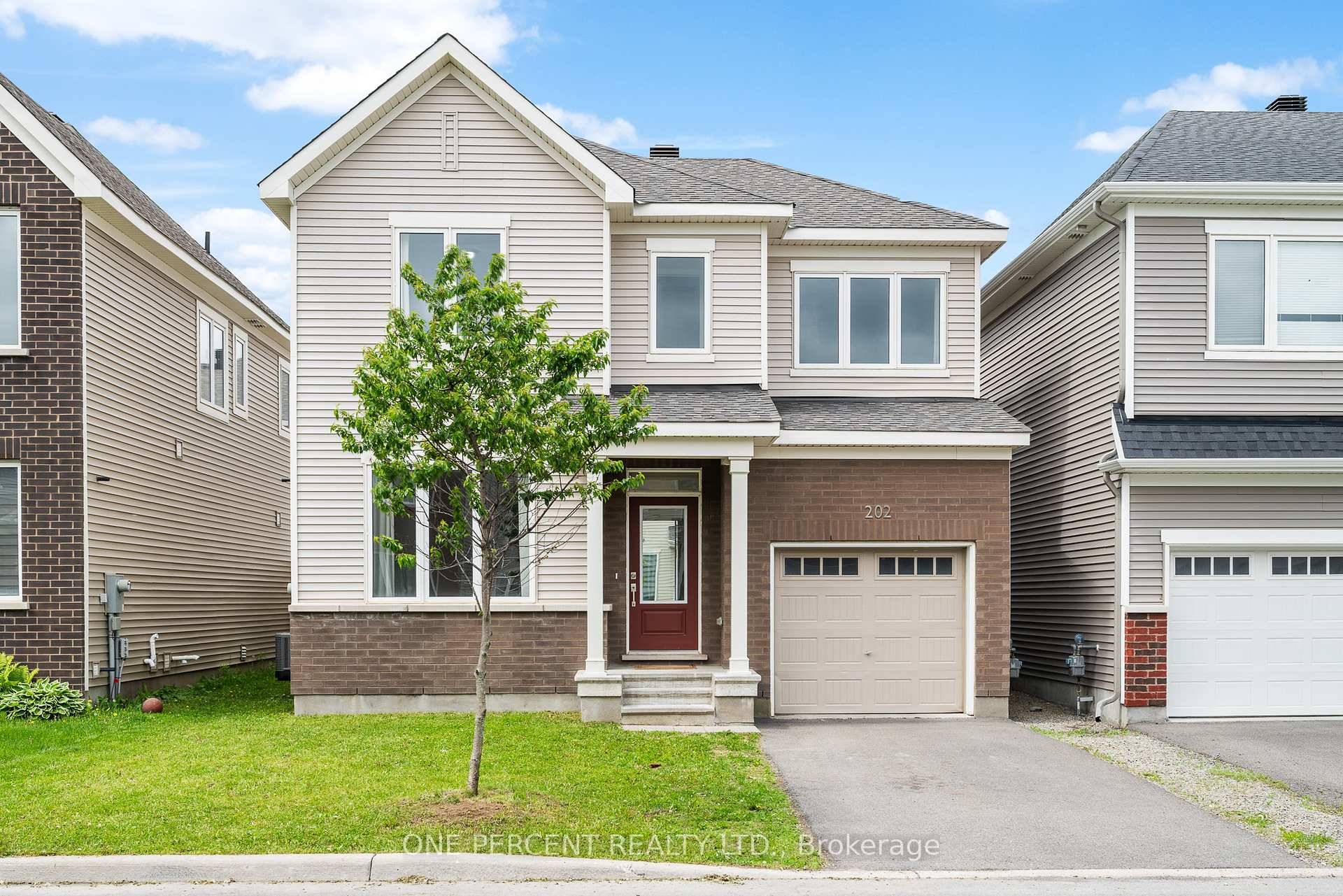 Welcome to this beautifully maintained 4 bedroom, 3 bathroom family home in the heart of Barrhaven's sought after Heritage Park community !