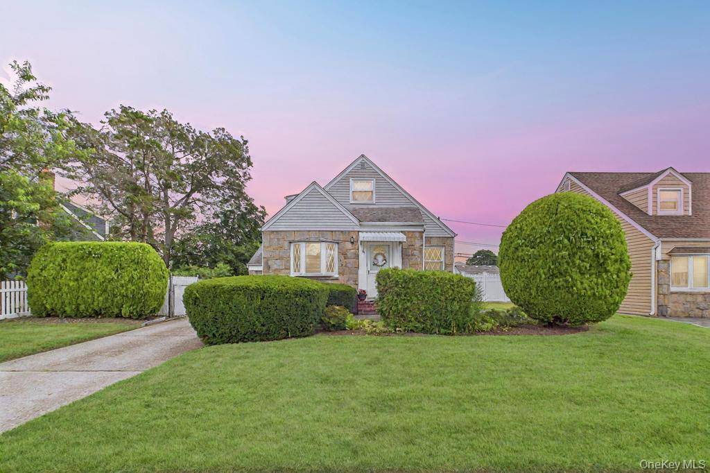 Charming Cape in Valley Stream !