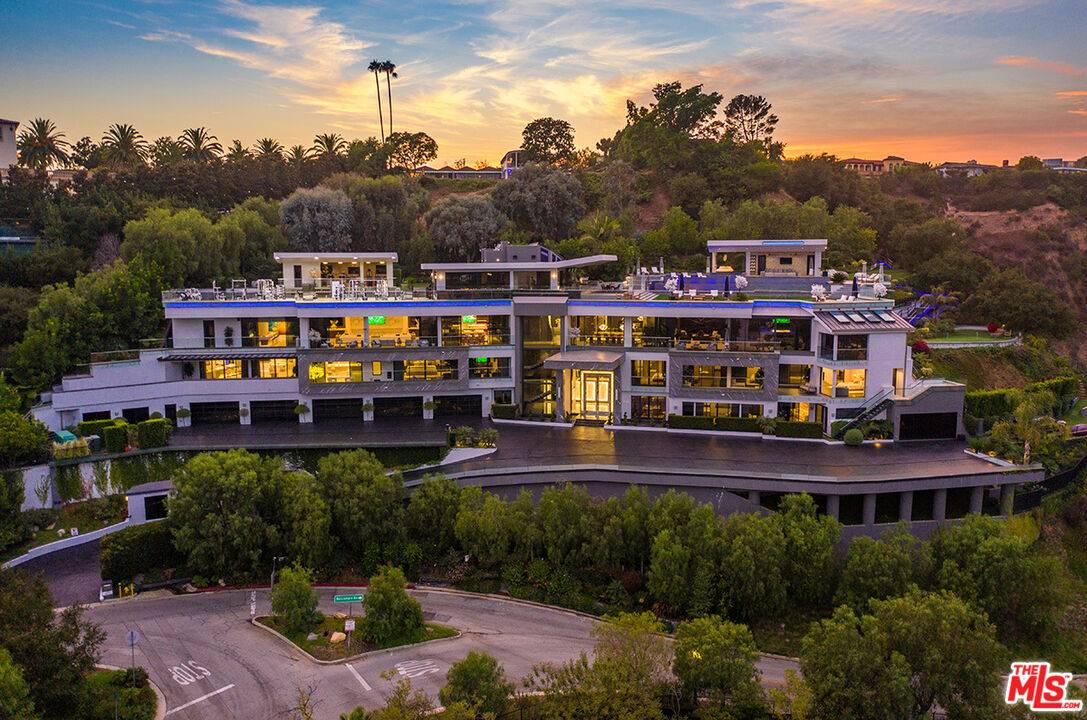 10979   CHALON RD Bel Air LA