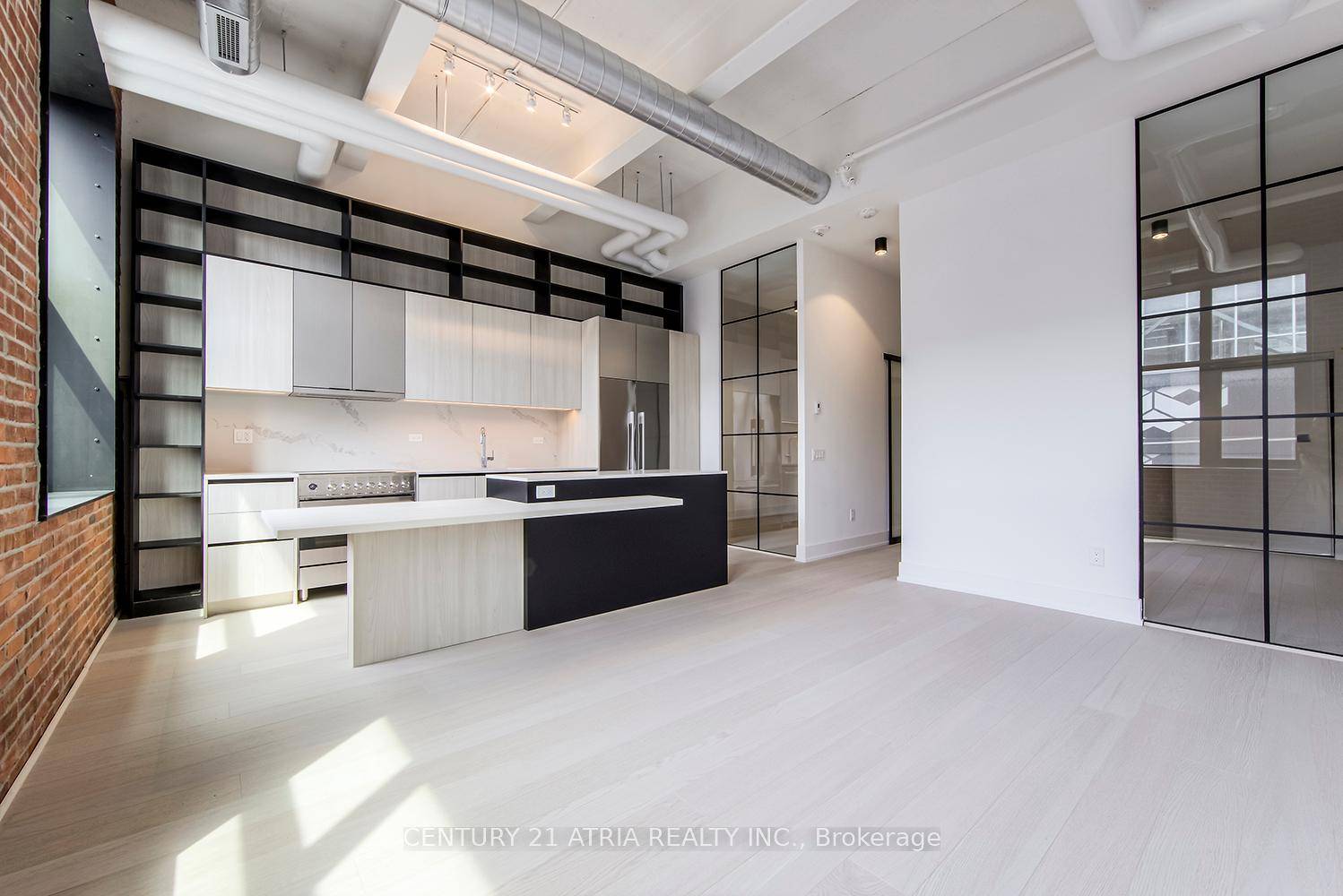 BUILDER INVENTORY BRAND NEW Charming two bedroom heritage hard loft in the renowned Wonder Condos.