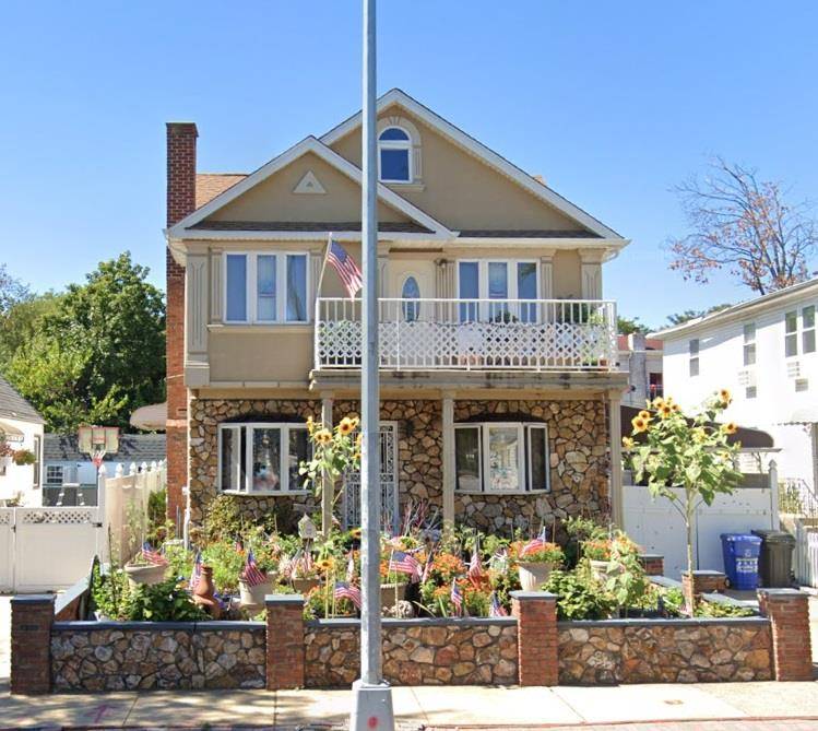 House For Sale.