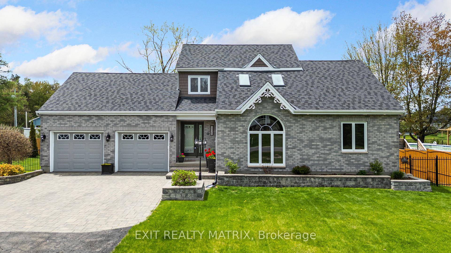 Welcome to 1920 Landry Street where country charm meets convenience !