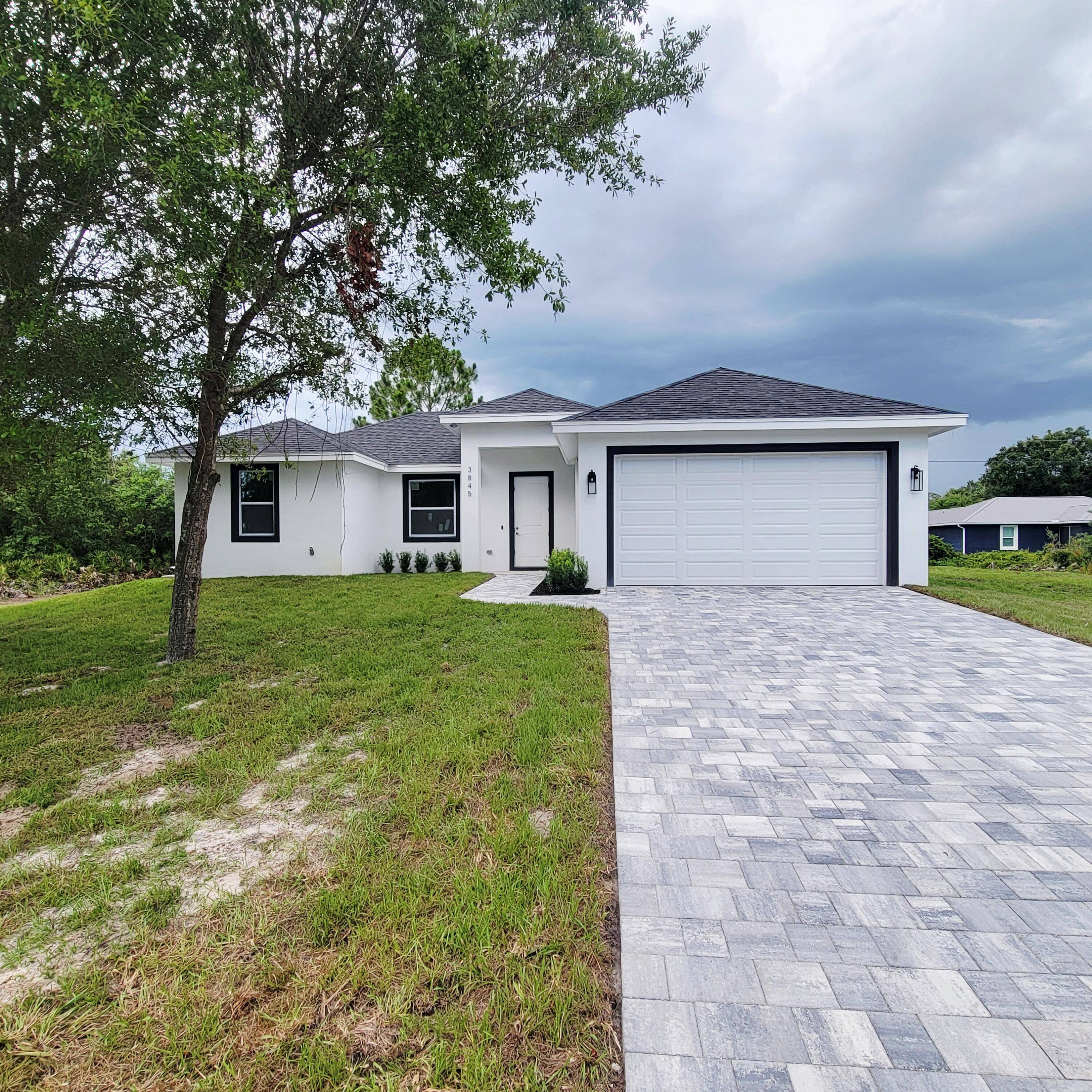 NEW CONSTRUCTION ! ! 3 Bed, 2 Bath 2 Car garage.