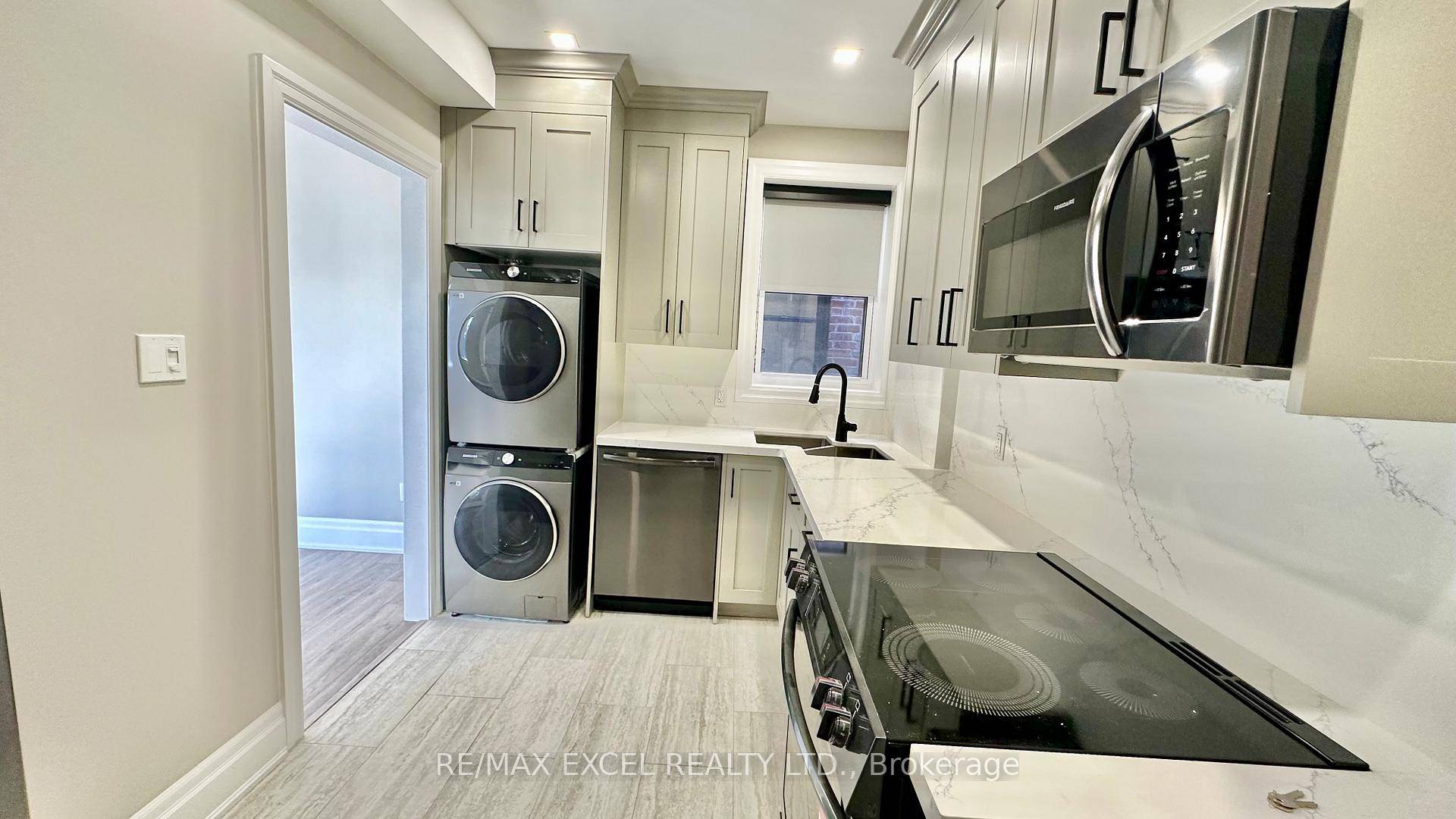 LITTLE ITALY Be the very first to live in this totally renovated 4 bedrooms apartment in the heart of little Italy close to the University of Toronto.