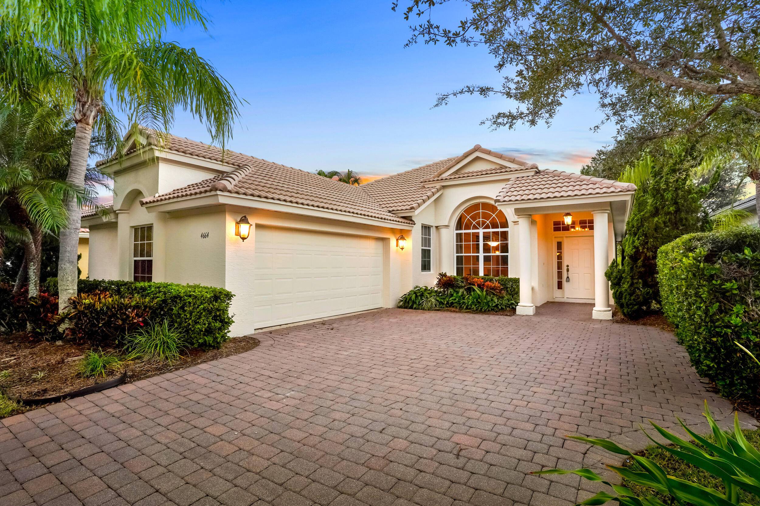 Discover your dream Florida retreat in this beautifully maintained 1, 899 sq.