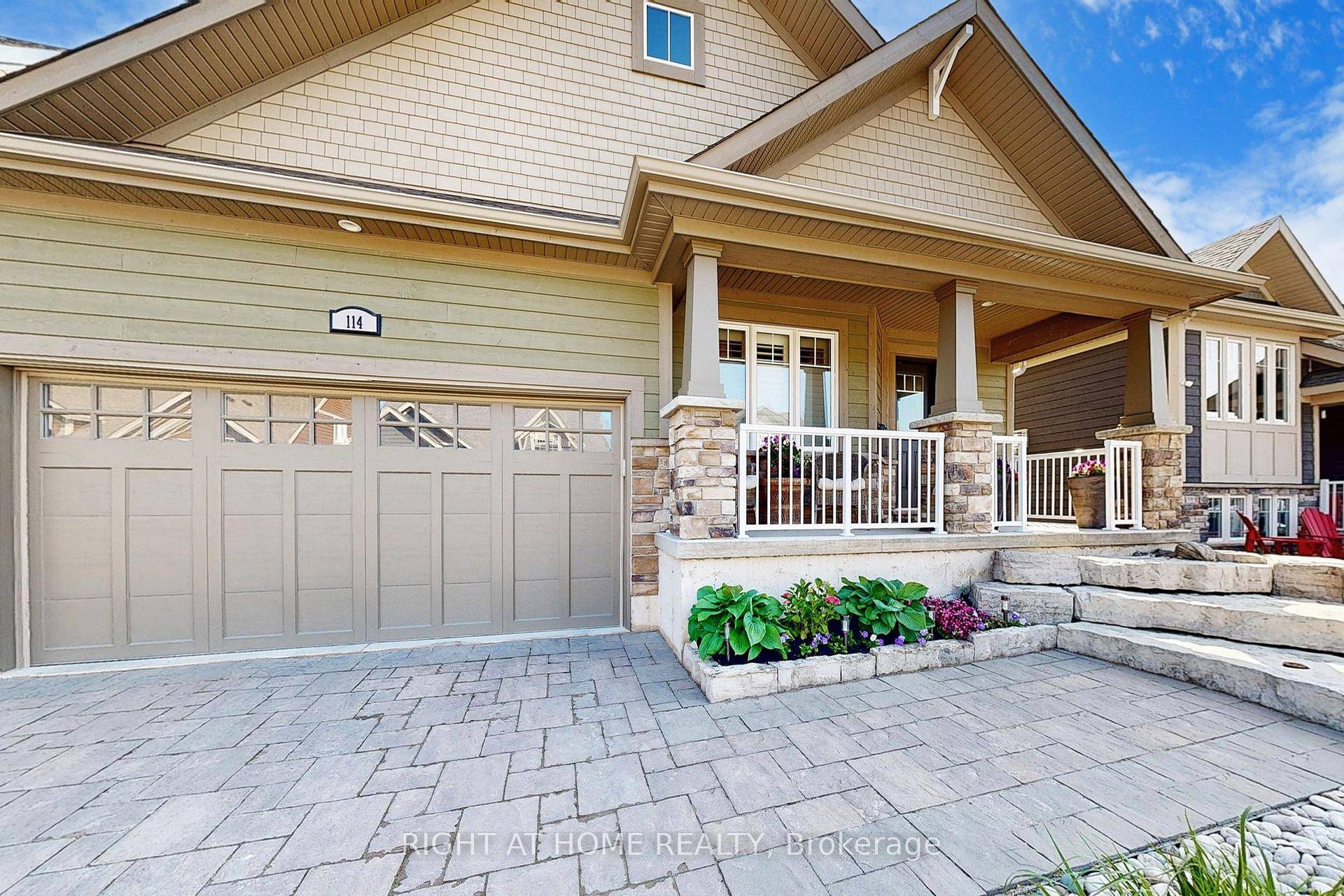 Beautiful 3 1 bedroom Bungaloft in Lora Bay.