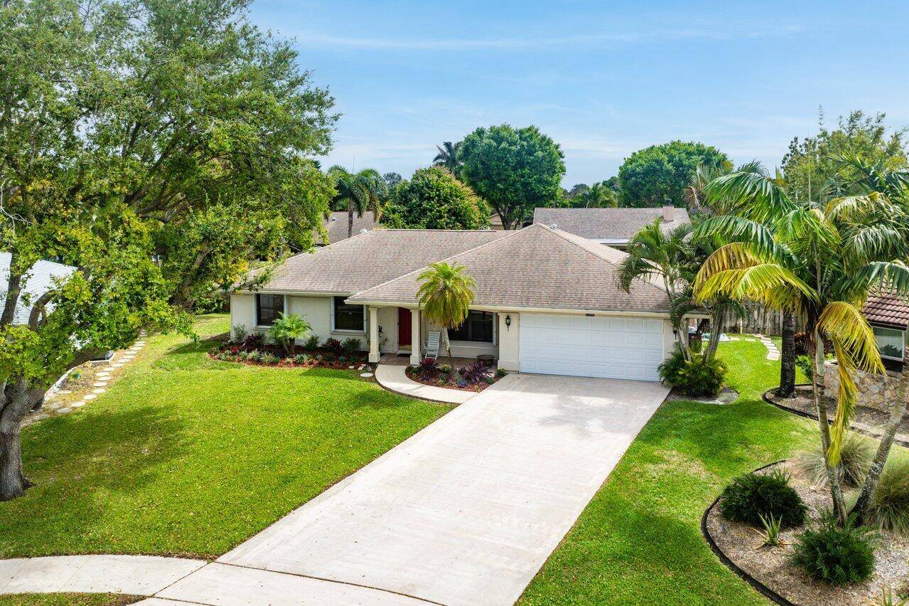 Single Family Home offering 3 Bedrooms 2 Bathrooms, Open and Spacious Living and Dining Area CATHEDRAL CEILINGS LEADING OUT to Screened AND LARGE PRIVATE FENCED BACKYARD WITH INGROUND Pool Home ...