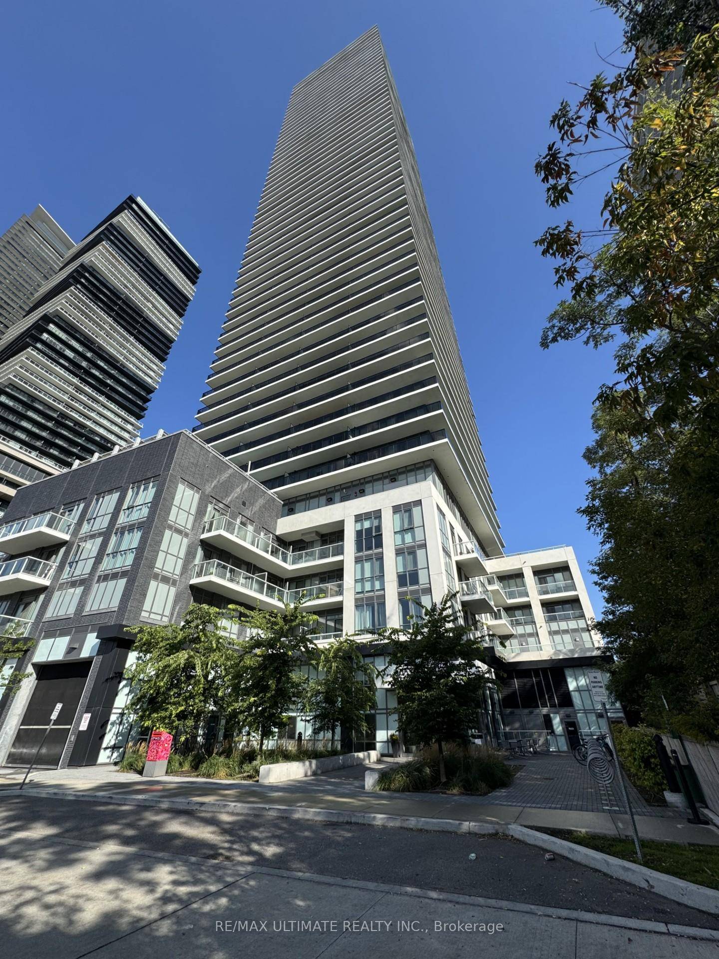 Mattamy's Vita On The Lake Modern 1 Bedroom Condo for Lease.
