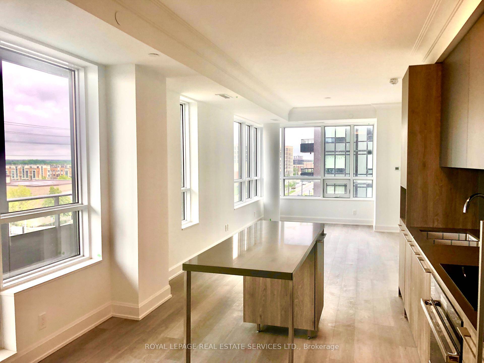 Amazing large corner unit with 2 bedroom den den was convert into 3rd bedroom with sliding door closet with 1082 Sq.
