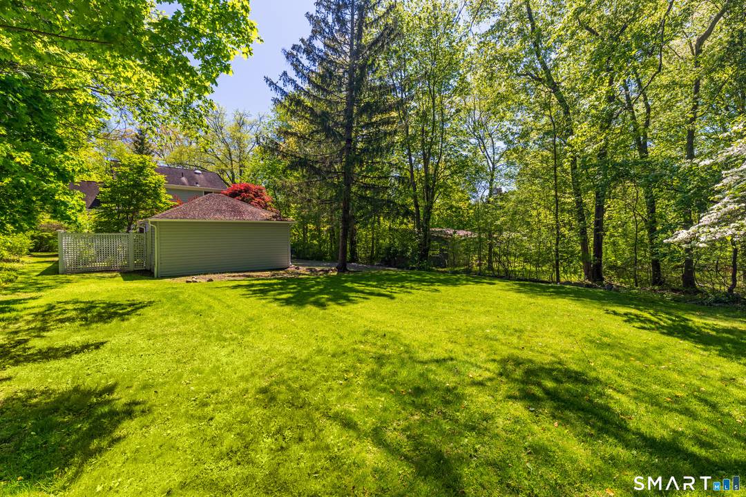 Move in ready, renovated New Canaan charmer.