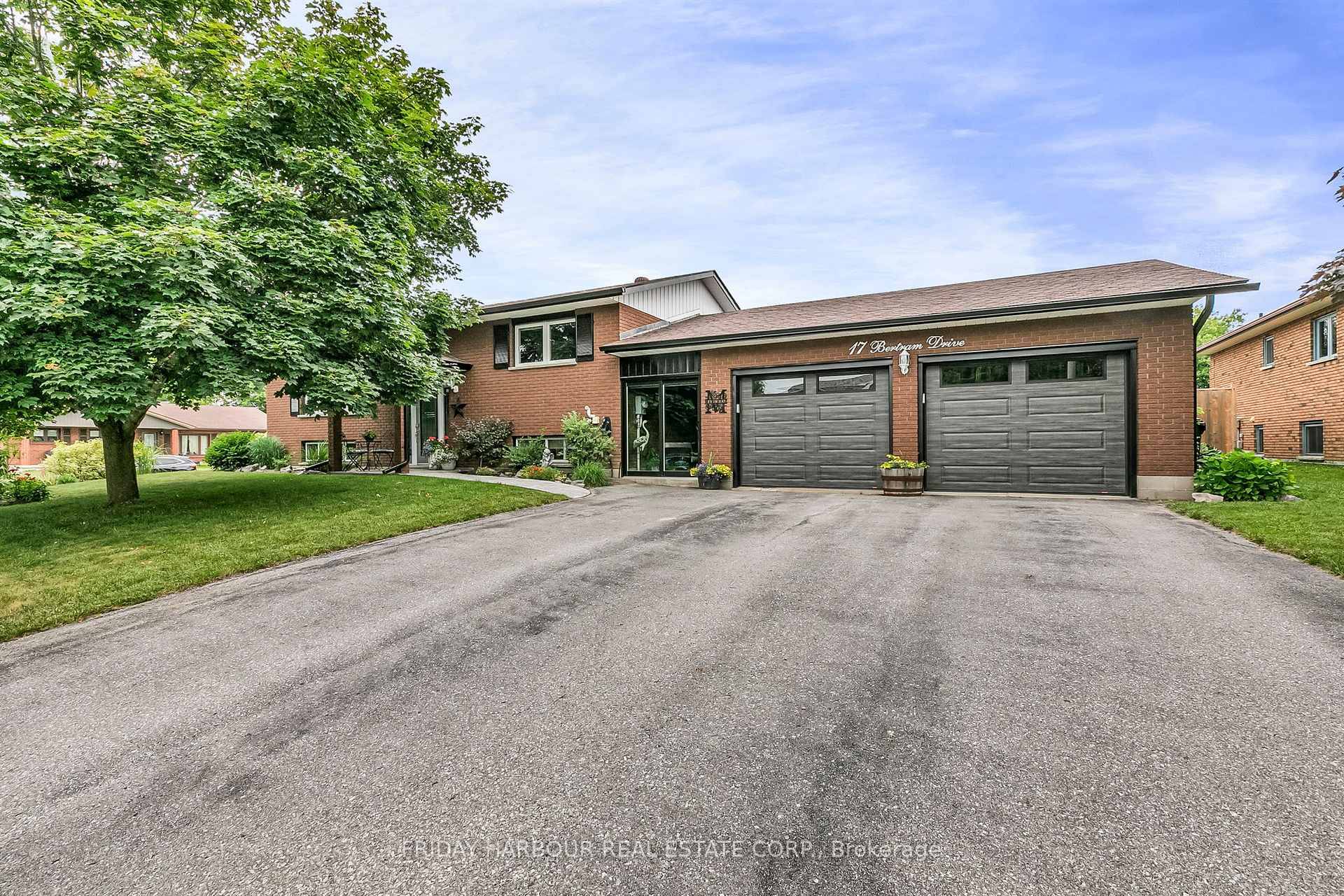 Charming Renovated Bungalow in Peaceful Elmvale Move In Ready !