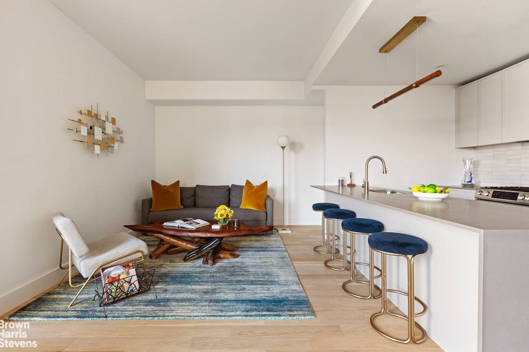 Nestled just moments from Prospect Park, the Brooklyn Botanic Garden, and the Brooklyn Museum, welcome to Residence 8M.