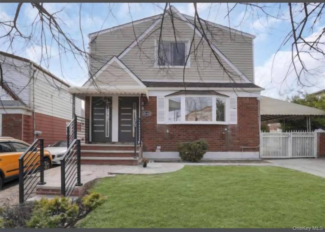 Beautiful 3 bedroom apartment in the heart of Saint Albans, Close to all amenities.