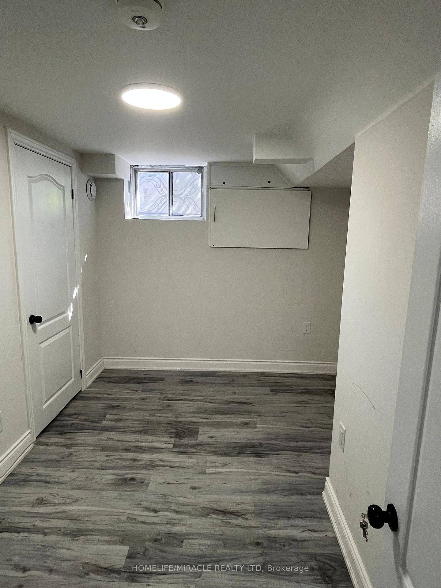 Brand New LEGAL 3 Bedroom Basement Apartment for Lease in Prime Brampton Location !