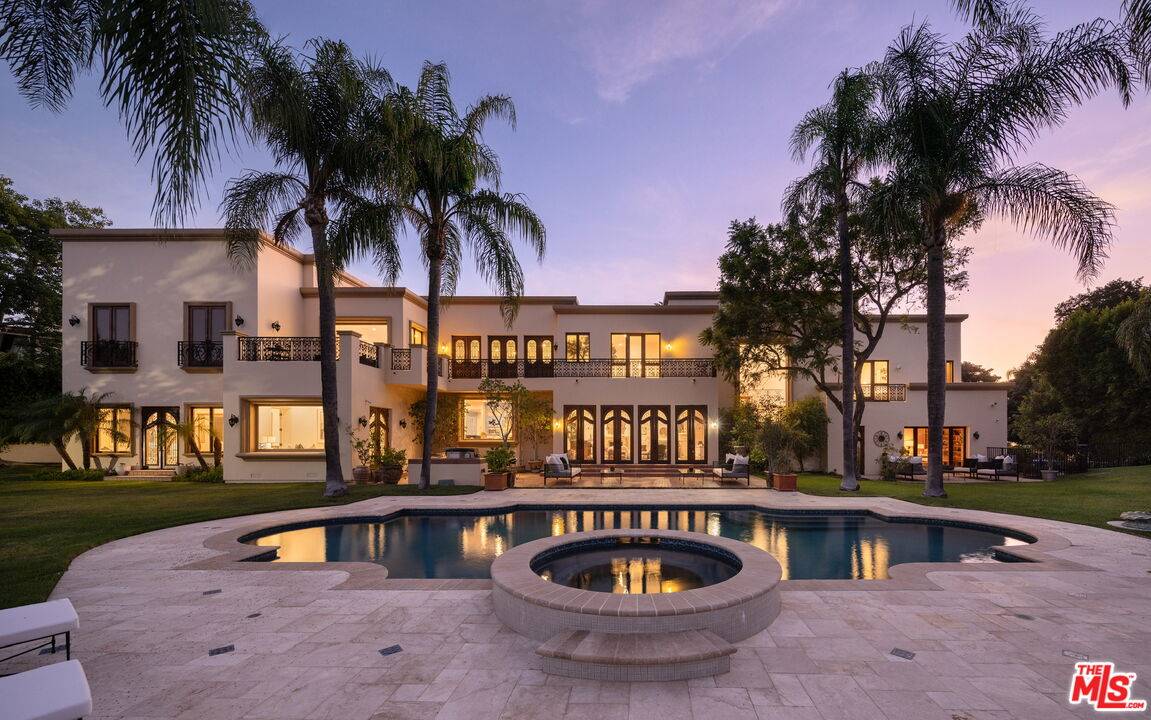 3364   Clerendon Rd 6BR Beverly Hills Post Office | B.H.P.O. La