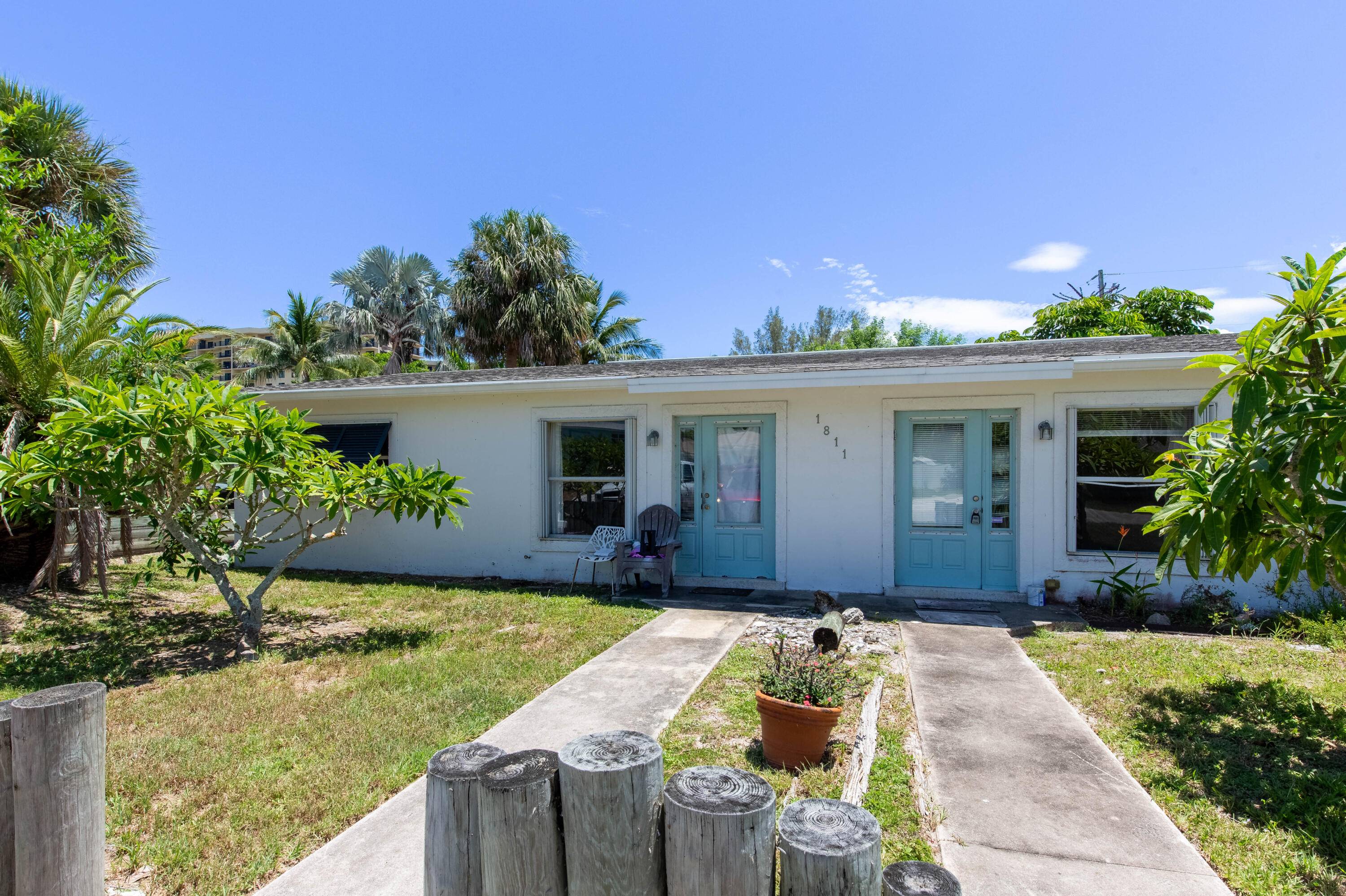 Cornet Lot duplex is within walking distance of the beach.