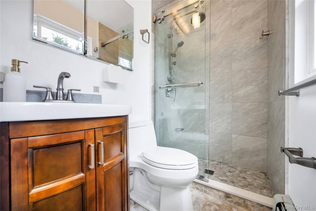 Year round rental at this fully updated ranch just minutes from the beach.