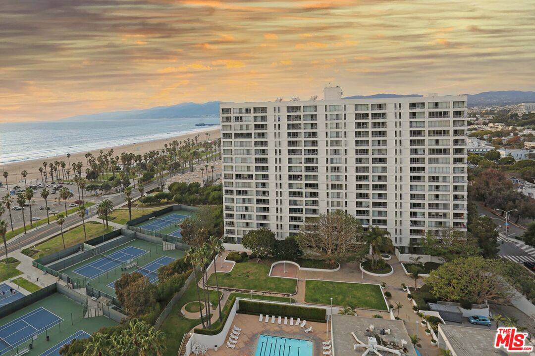 2700  Neilson Way 2BR Santa Monica La