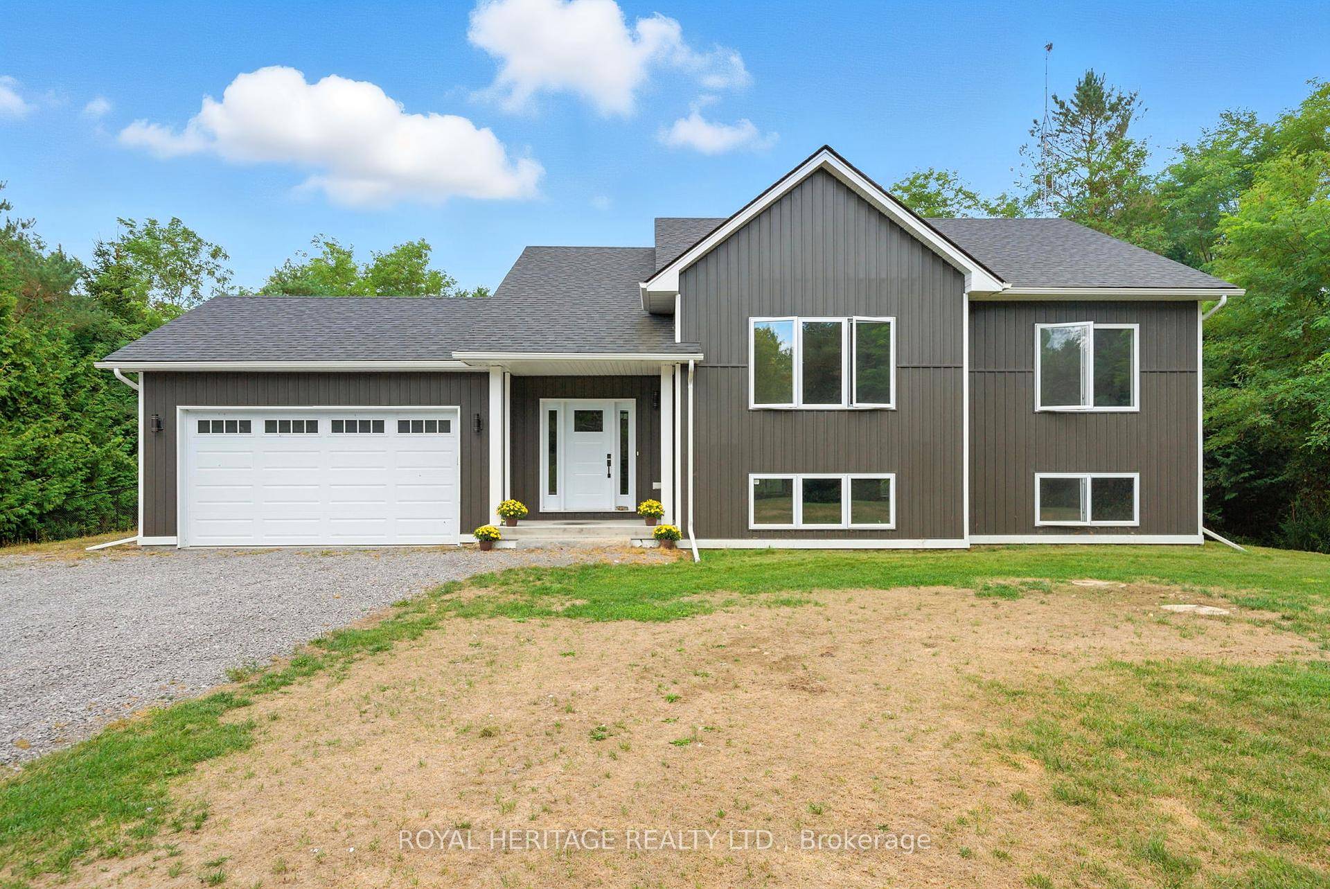 Welcome to Your Dream Home in CastletonDiscover this stunning 2021 built home that blends modern style with timeless country charm.