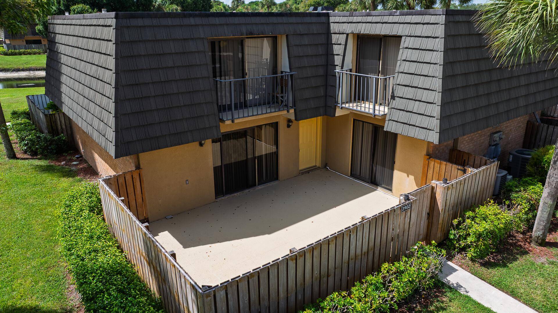 Welcome to this charming 2 bedroom, 2.