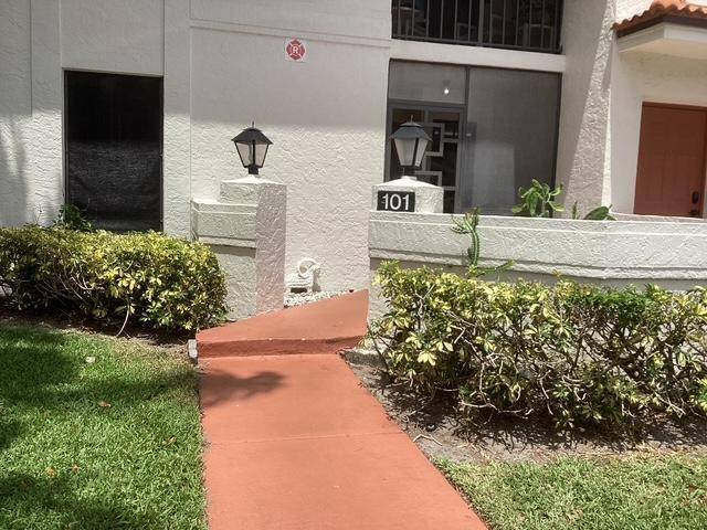 much sought out 1st fl end unit ready to remodel to your own taste.
