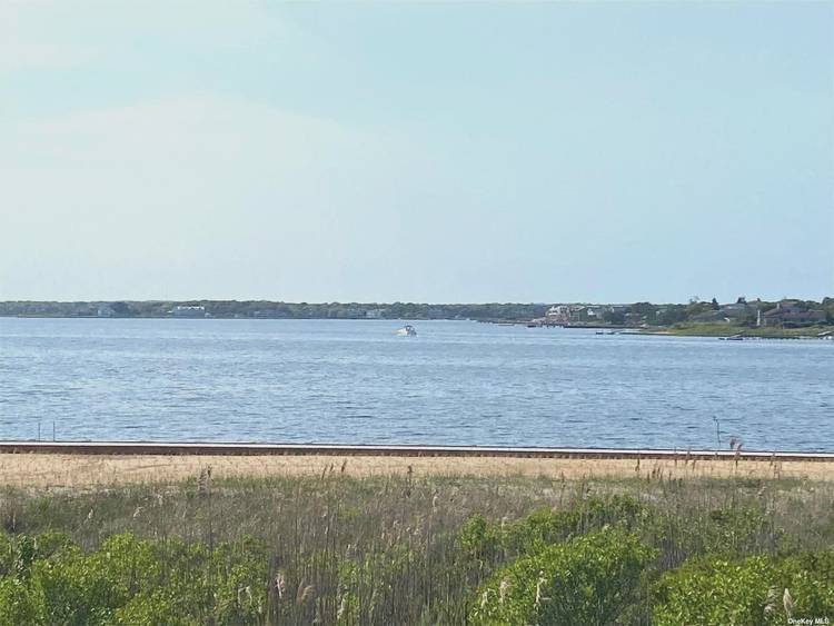 Available Summer 2026 May 5, 000 ; June 6, 000 ; September 8, 000 ; or October 5, 000 Bay Mor on the Bay First level beautifully renovated one bedroom ...