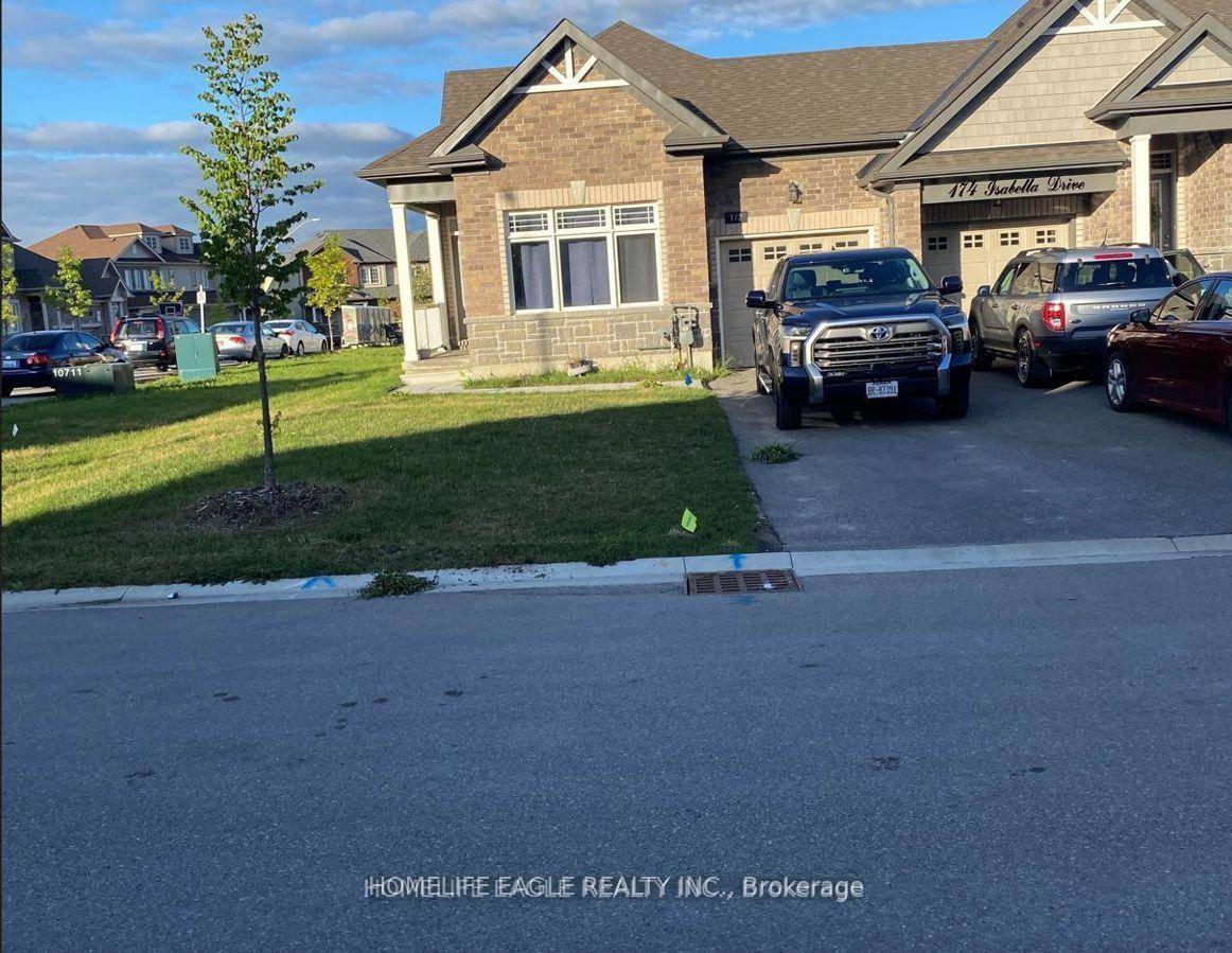 Corner unit attached only by the garage feels like a detached home !
