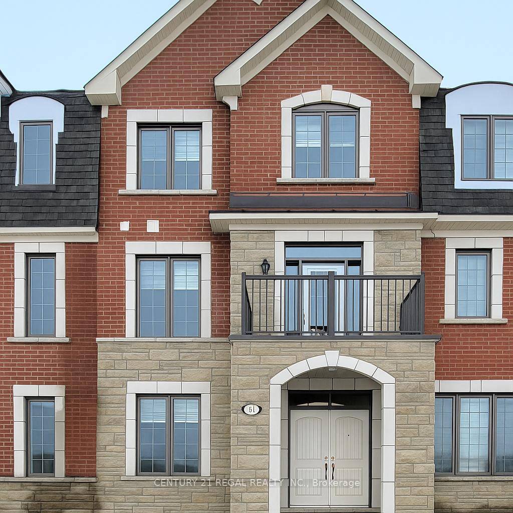 Beautiful Modern 4 Bedrooms, 4 Washrooms, 4 Parking Spots, Townhouse for rent in Pickering.