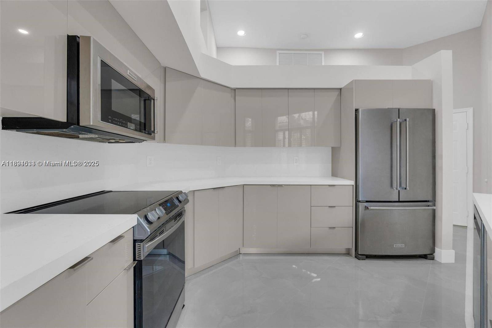 Completely remodeled ! l 3 bedrooms 3 full bathrooms one story waterfront home in the gated community at Weston Hills.
