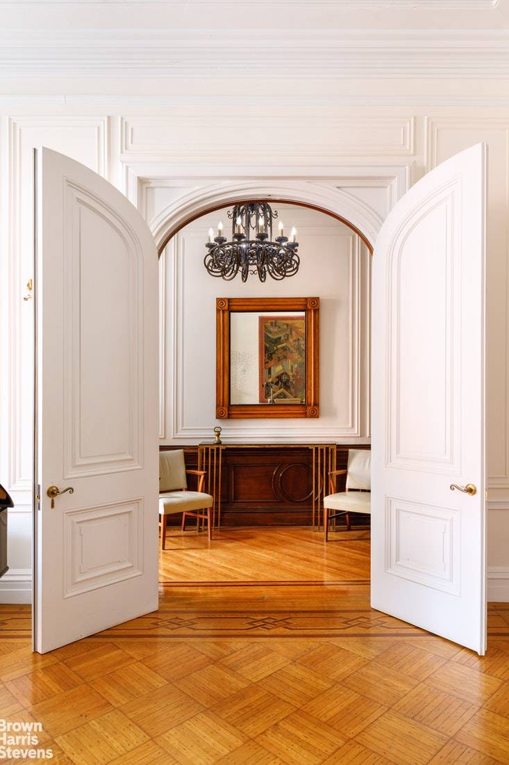Rare opportunity to own one of the great properties in Brooklyn Heights.