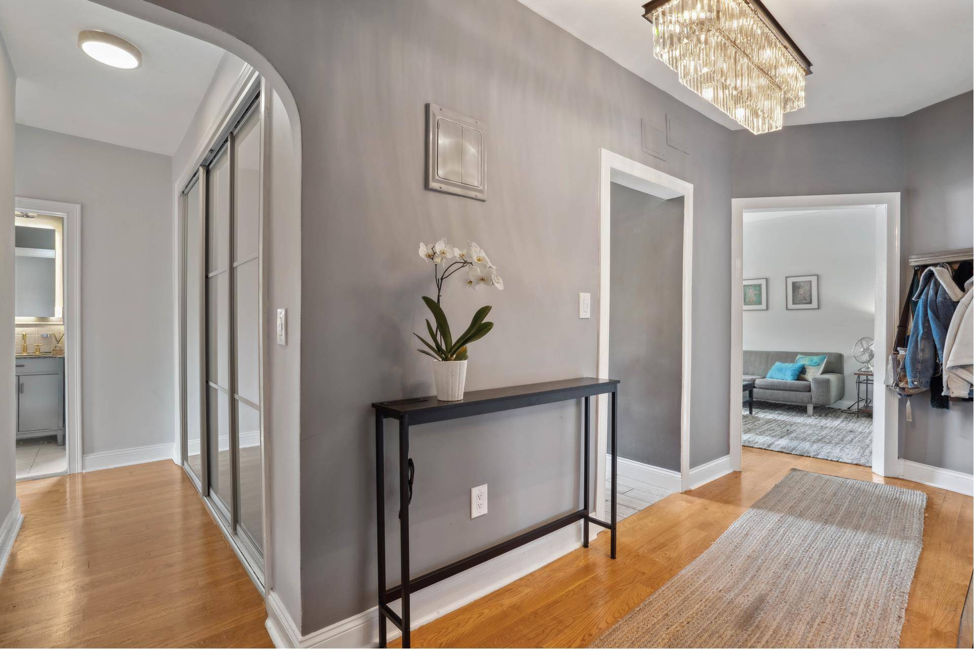 Fall in Love ! Rare Top Floor Gem.