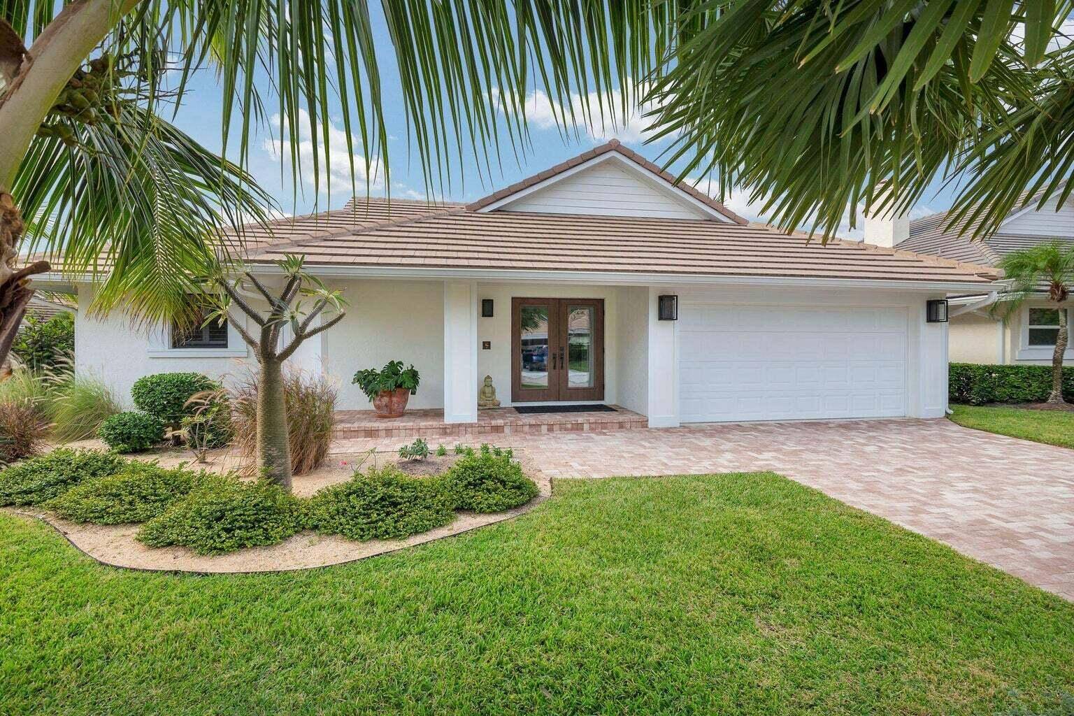 Spend your season in Jupiter, FL !