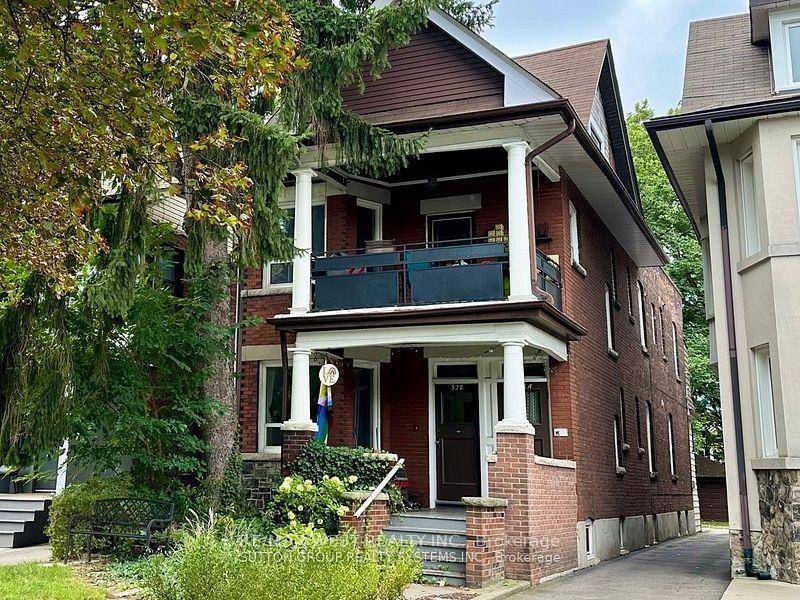 Pet Friendly Recently Large 3 Bedroom Bi Level Unit In High Park Ave 2nd and 3rd floor unit with Large Private Front Facing Balcony.