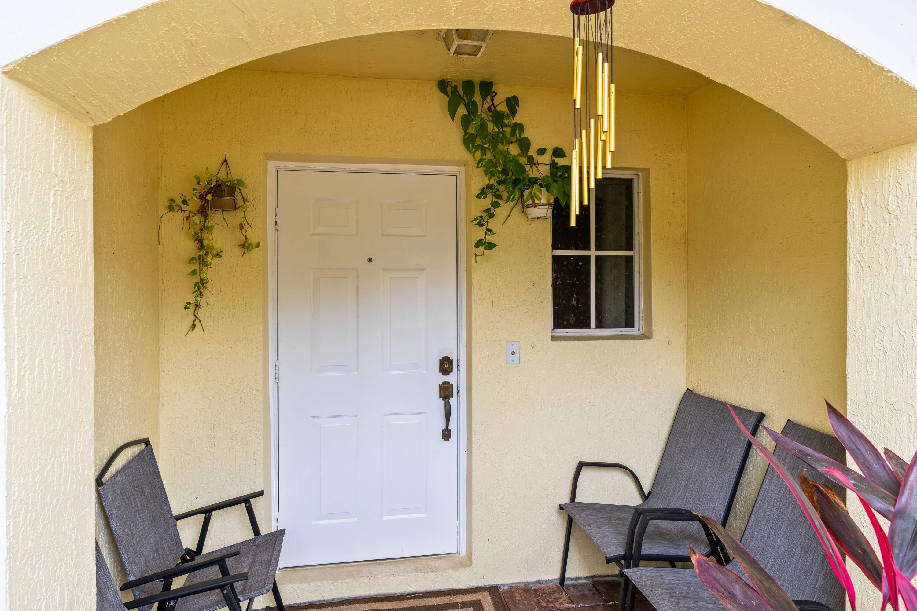 This lakefront 2 bed, 2. 5 bath townhome in a gated West Palm Beach community offers a spacious open layout with a 1 car garage.
