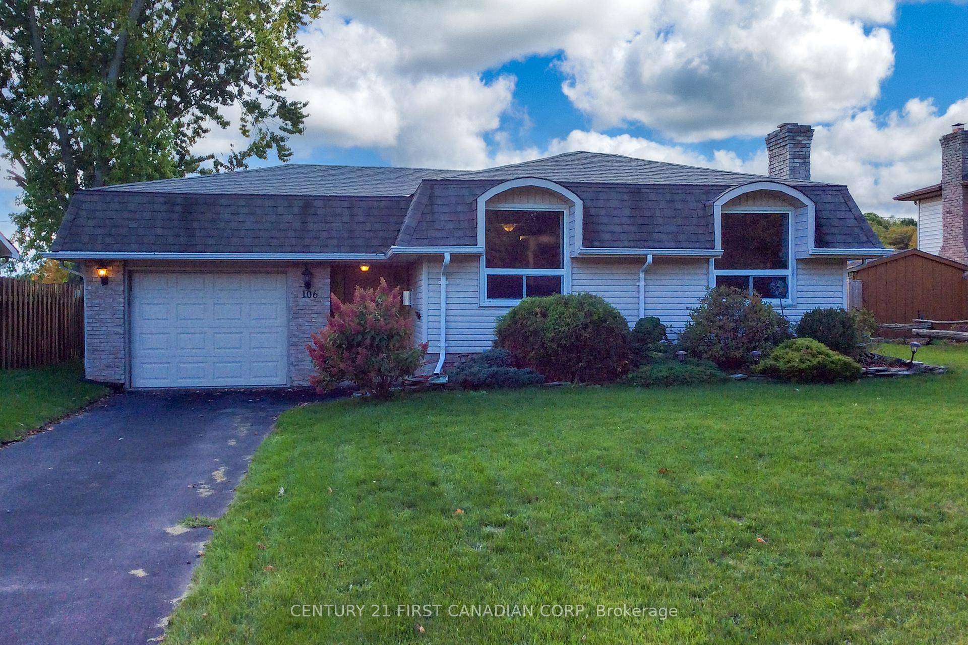 CHARMING RAISED BUNGALOW IN QUIET WEST LORNE !